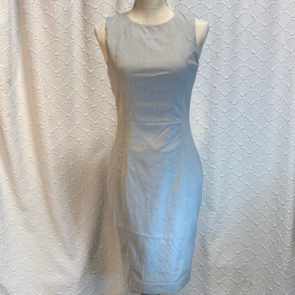 H&M size 8 Elegant Light Gray/blue Midi Dress sexy flattering dressy career wear